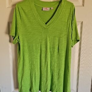 Quacker Factory Bright Green V-Neck Short Sleeve Tee